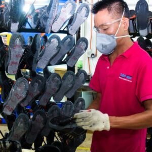 Safety-Shoe-Manufacturing-2-300x300